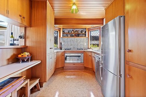 Photo of property in 16 Cecil Road, Milford, Auckland, 0620