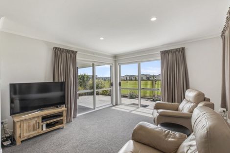 Photo of property in 10 Fuller Street, Papamoa Beach, Papamoa, 3118
