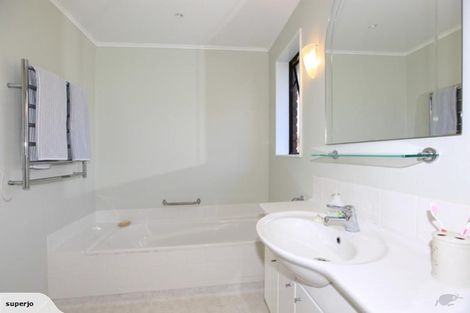 Photo of property in 10 Wedgewood Grove, Raumati Beach, Paraparaumu, 5032