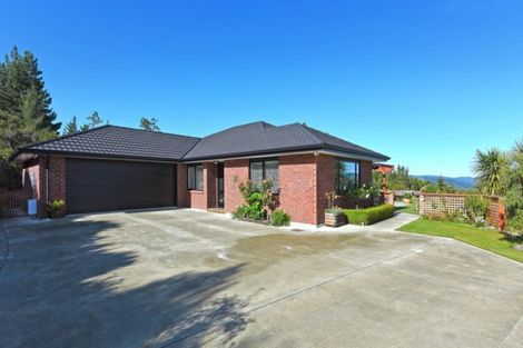 Photo of property in 3 Streets Way, Timberlea, Upper Hutt, 5018