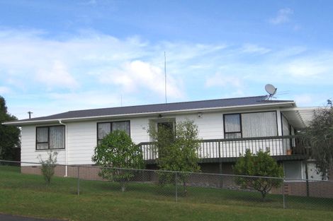 Photo of property in 61 Larissa Avenue, Henderson, Auckland, 0610