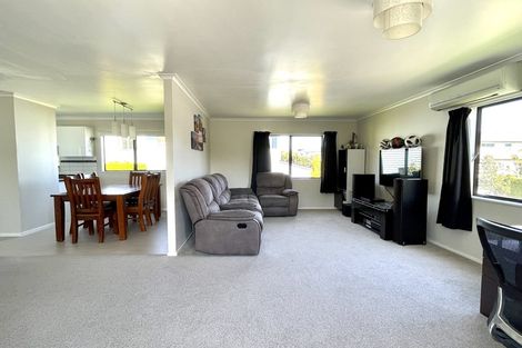 Photo of property in 100 Frobisher Street, Island Bay, Wellington, 6023