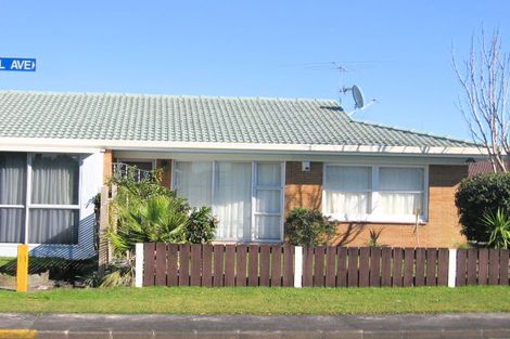 Photo of property in 2/12 Alf Walker Place, Papakura, 2110