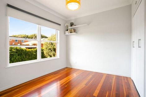 Photo of property in 1/24 Inverness Road, Browns Bay, Auckland, 0630