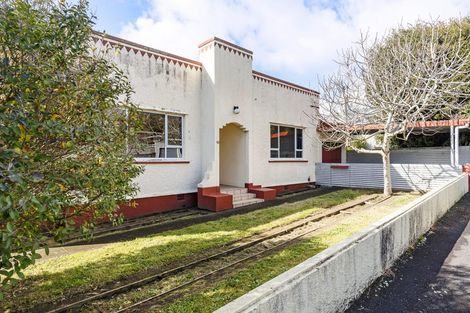 Photo of property in 63 Morley Street, New Plymouth, 4310