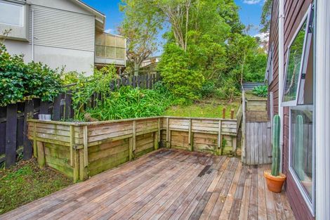 Photo of property in 2/11 Limmer Place, Browns Bay, Auckland, 0632