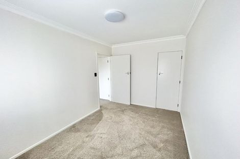 Photo of property in 32 Queenwood Road, Levin, 5510
