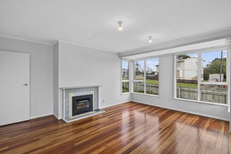 Photo of property in 56 Cook Street, Marfell, New Plymouth, 4310