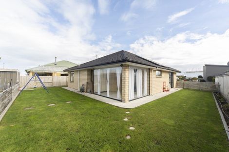 Photo of property in 67 Balrickard Way, Milson, Palmerston North, 4414