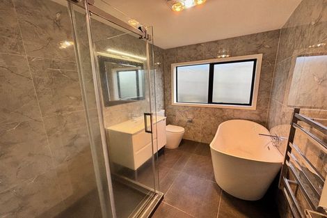 Photo of property in 4 Opouatu Avenue, Glenbrook, Waiuku, 2681