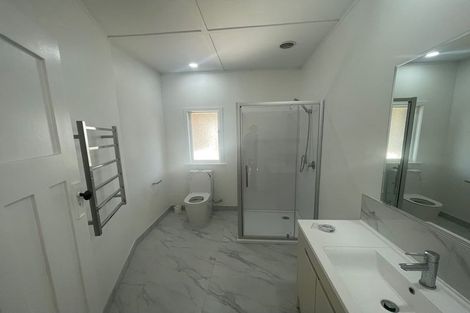 Photo of property in 22 Grande Vue Road, Hillpark, Auckland, 2102