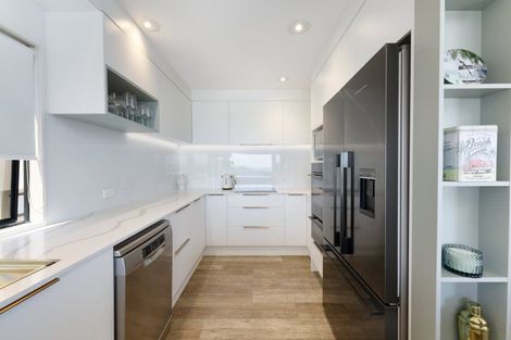 Photo of property in 206b Marine Parade, Mount Maunganui, 3116