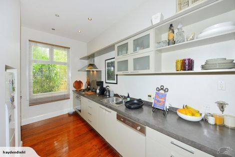 Photo of property in 124 Edward Avenue, Edgeware, Christchurch, 8013