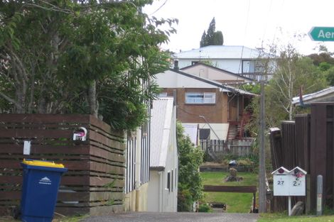 Photo of property in 2/27 Aeroview Drive, Beach Haven, Auckland, 0626