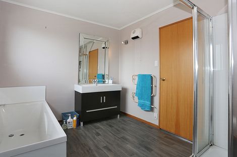 Photo of property in 109 Great North Road, Winton, 9720