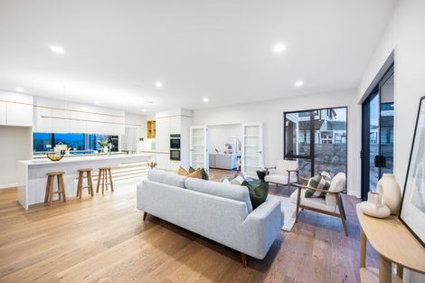 Photo of property in 15 Kumukumu Road, Long Bay, Auckland, 0630