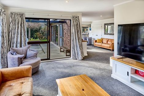 Photo of property in 23 Mcenroe Grove, Naenae, Lower Hutt, 5011