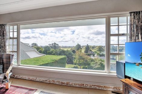 Photo of property in 8 Happy Home Road, Westmorland, Christchurch, 8025