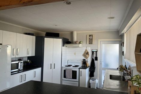 Photo of property in 15 Manu Crescent, Upper Vogeltown, New Plymouth, 4310