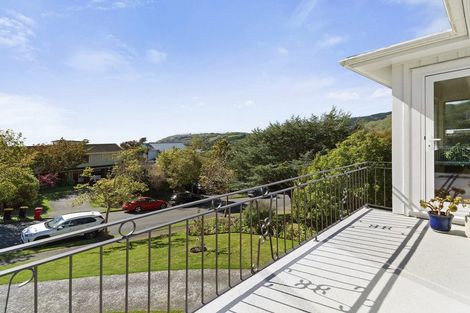 Photo of property in 37 Sunrise Boulevard, Tawa, Wellington, 5028