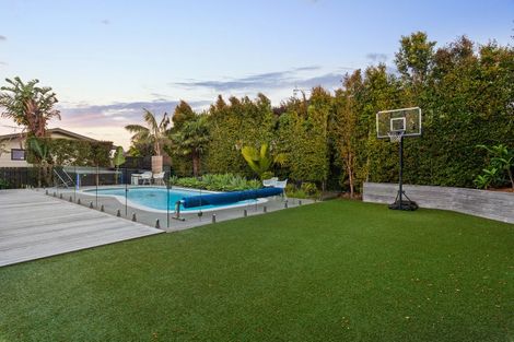 Photo of property in 9 Quebec Road, Milford, Auckland, 0620