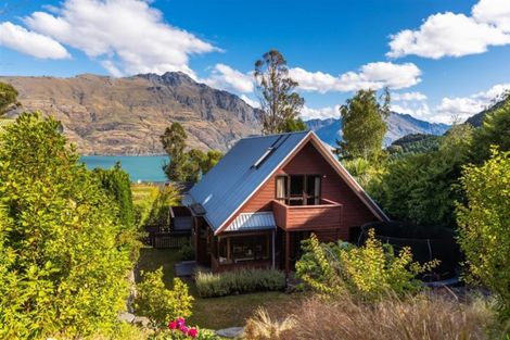 Photo of property in 36 Arawata Terrace, Sunshine Bay, Queenstown, 9300
