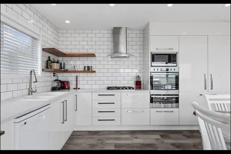 Photo of property in 996 Papamoa Beach Road, Papamoa Beach, Papamoa, 3118