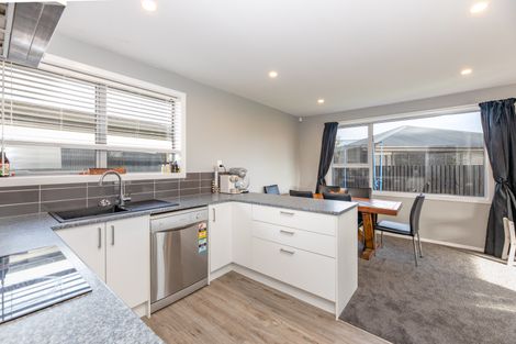 Photo of property in 2/19 Rookwood Avenue, New Brighton, Christchurch, 8083