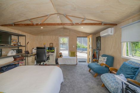 Photo of property in 2 Ridge Road, Tairua, 3508