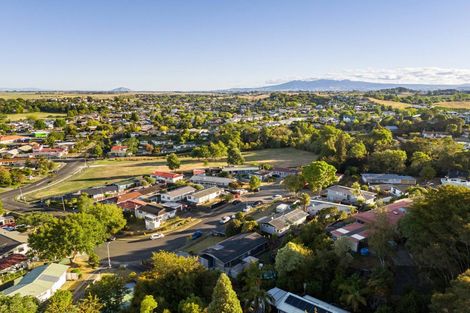 Photo of property in 24 Rothesay Place, Dinsdale, Hamilton, 3204