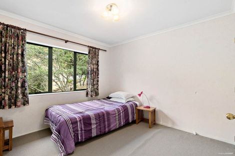 Photo of property in 15 Ryehill Close, New Lynn, Auckland, 0600