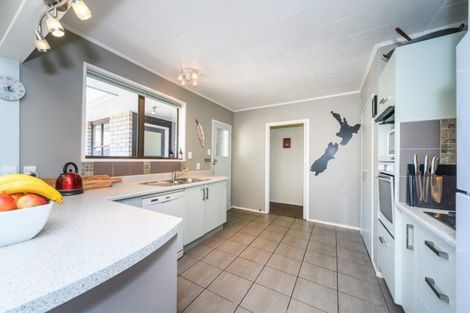 Photo of property in 2 Cecil Place, Cloverlea, Palmerston North, 4412