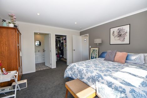 Photo of property in 8 Madison Street, Carterton, 5713