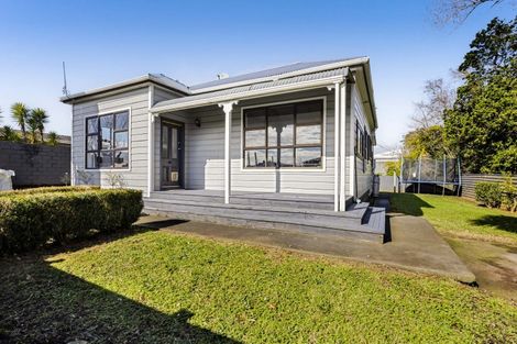 Photo of property in 9 Carrington Street, Inglewood, 4330