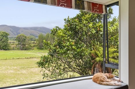 Photo of property in 84 Derham Road, Te Horo, Otaki, 5581