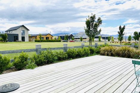 Photo of property in 8 Mount Nicholas Avenue, Wanaka, 9305