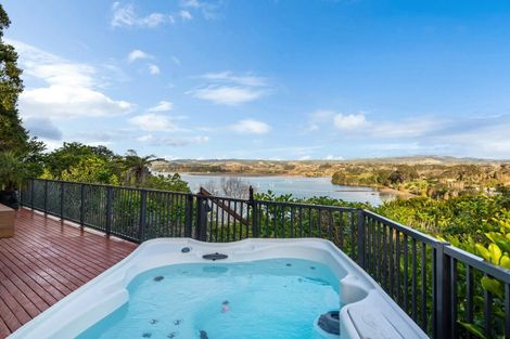 Photo of property in 25a Pohutukawa Avenue, Shelly Park, Auckland, 2014