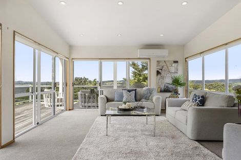 Photo of property in 193 Sandspit Road, Shelly Park, Auckland, 2014