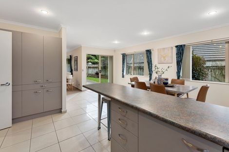 Photo of property in 5 Fairway Oaks Drive, Waikanae Beach, Waikanae, 5036