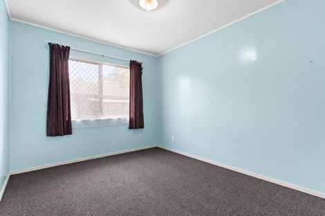 Photo of property in 4/14 Beaubank Road, Kelston, Auckland, 0602