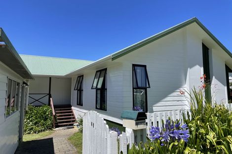 Photo of property in 87 Percy Dyett Drive, Karori, Wellington, 6012