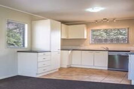 Photo of property in 323 Pakuranga Road, Pakuranga Heights, Auckland, 2010
