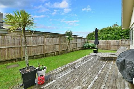 Photo of property in 3/100 Royal Road, Massey, Auckland, 0614