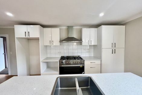 Photo of property in 4 Matai Road, Stanmore Bay, Whangaparaoa, 0932