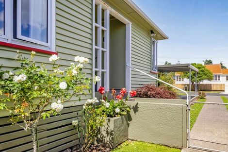 Photo of property in 14 Plympton Street, Brooklands, New Plymouth, 4310