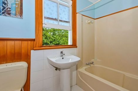 Photo of property in 30 Puriri Street, Helensville, 0800