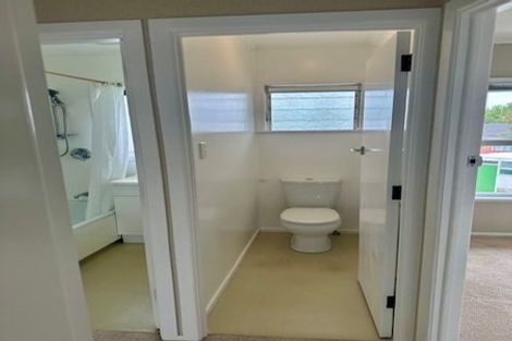 Photo of property in 1/42 Evelyn Place, Hillcrest, Auckland, 0627