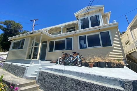 Photo of property in 38 Sugarloaf Road, Brooklyn, Wellington, 6021