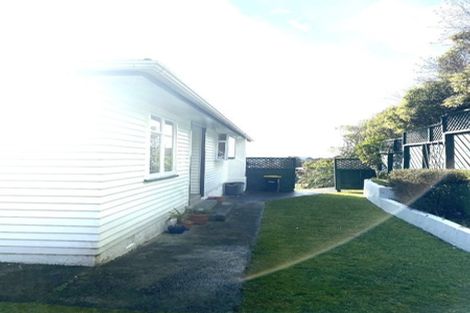 Photo of property in 3 Cecil Road, Tawa, Wellington, 5028