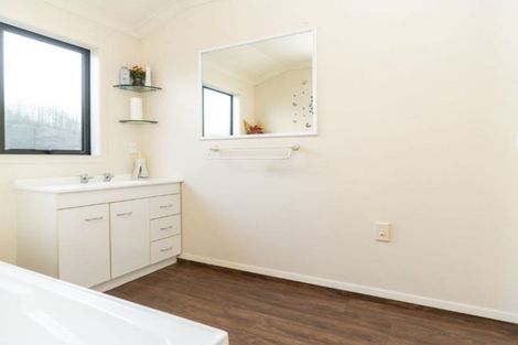 Photo of property in 21 Catalina Drive, Melville, Hamilton, 3206